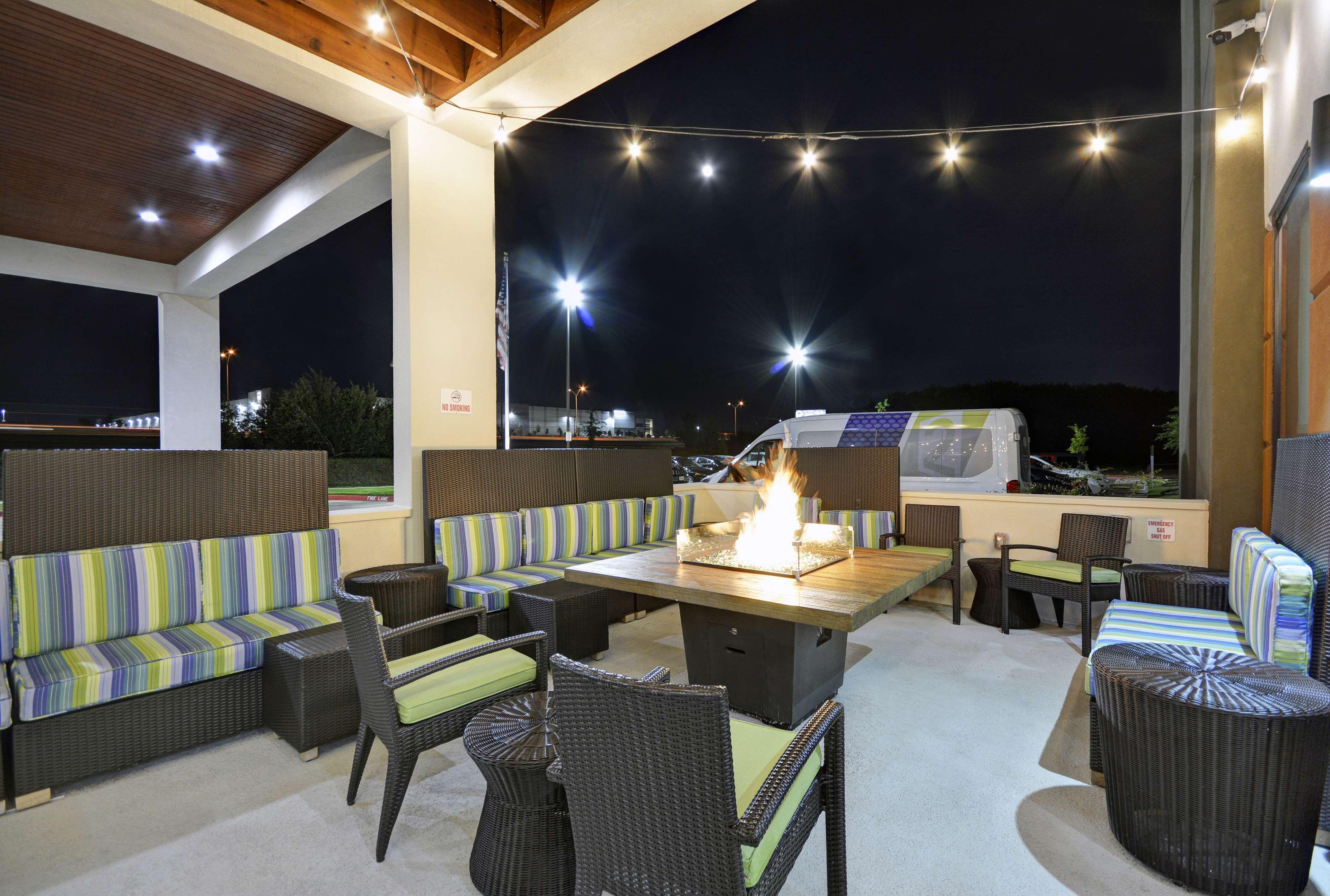 Home2 Suites By Hilton Dallas Desoto Exteriér fotografie